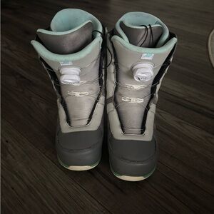 K2 women’s snowboard boots